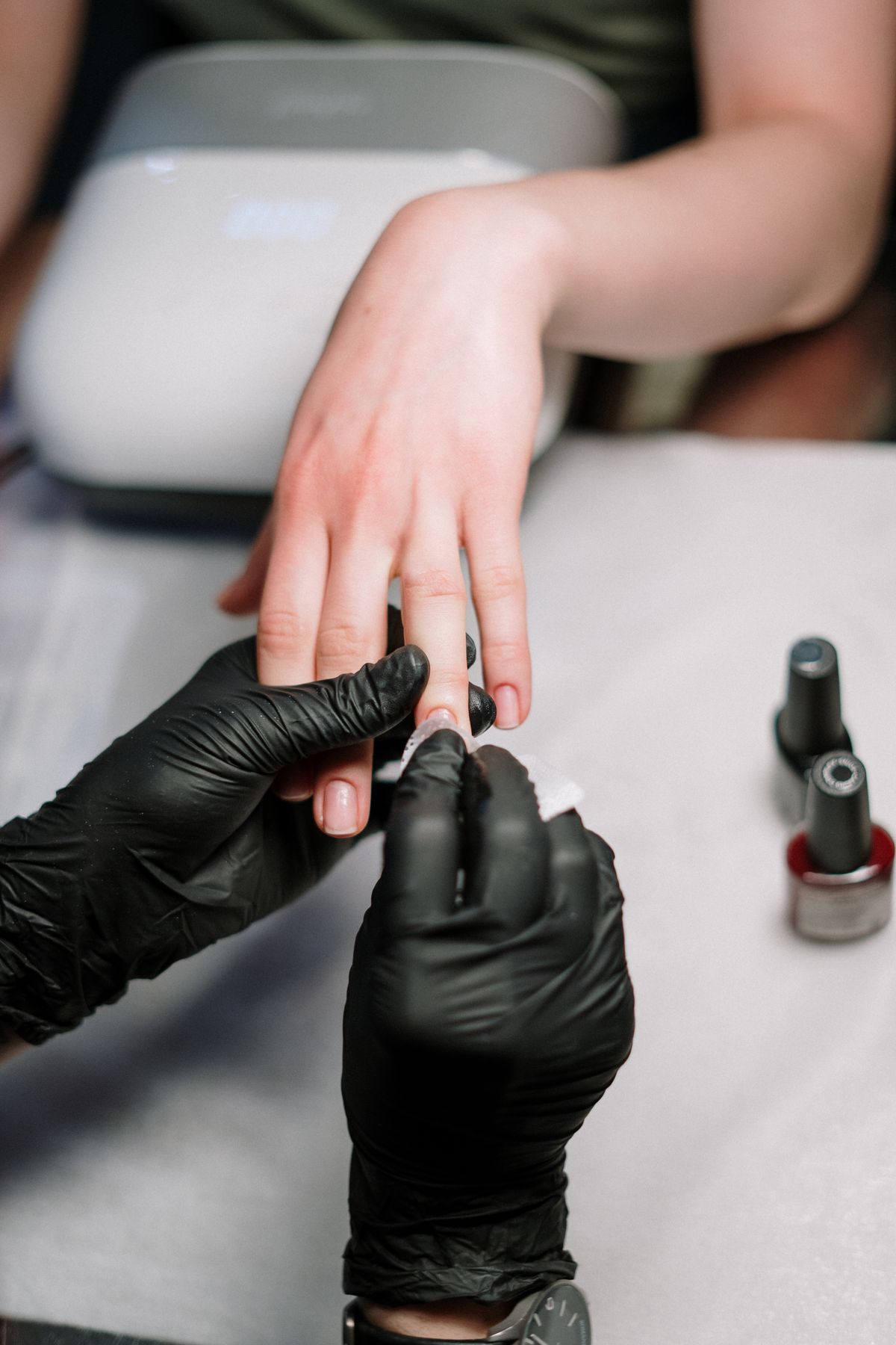 No-chip gel manicure application at Elite Nails